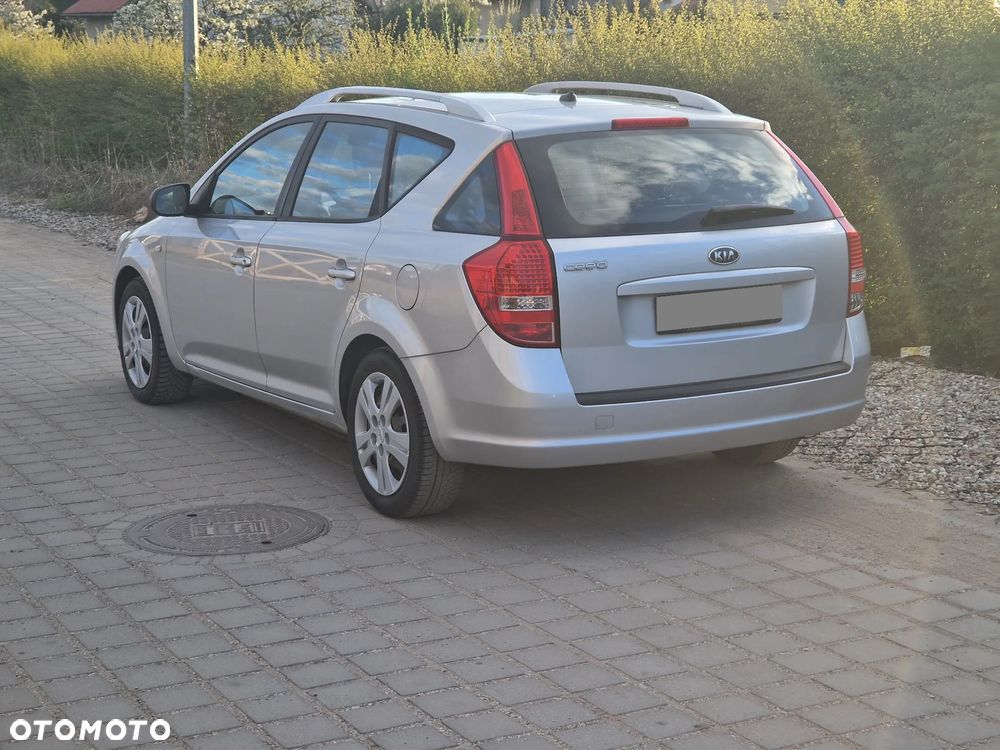 Kia Ceed - 14