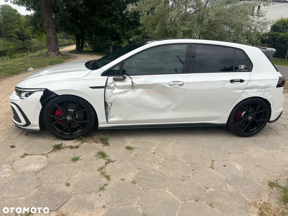 Volkswagen Golf - 10