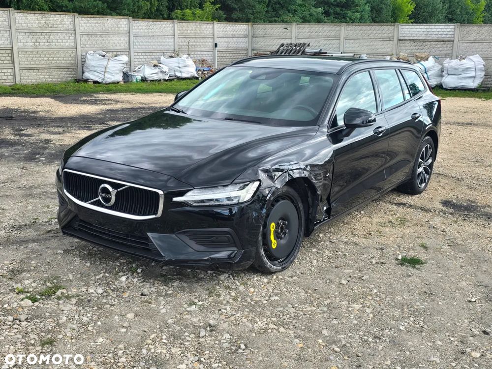 Volvo V60 B3 B DKG Momentum - 14