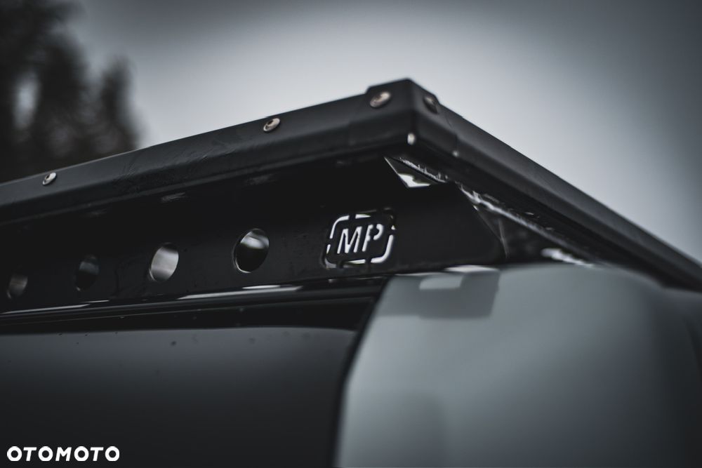 Land Rover Discovery - 26