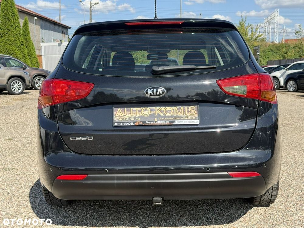 Kia Ceed - 38