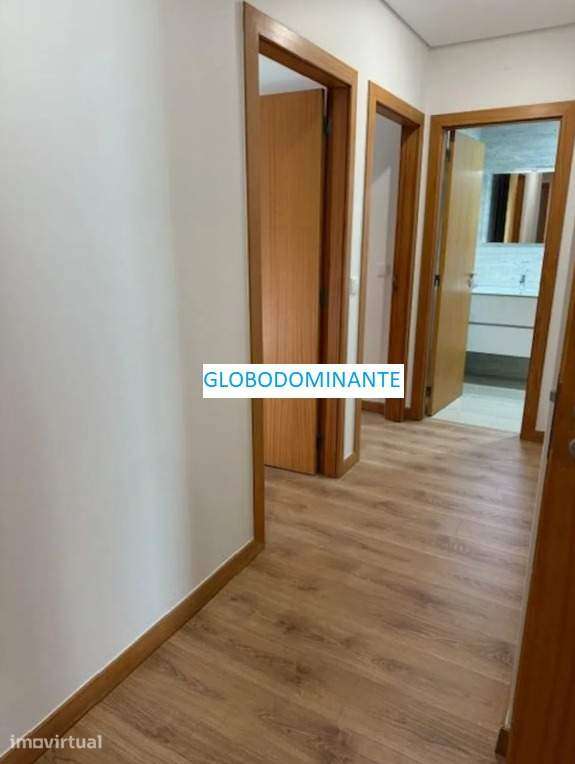 Apartamento T4 em S. Vítor em excelente localização - Grande imagem: 4/26