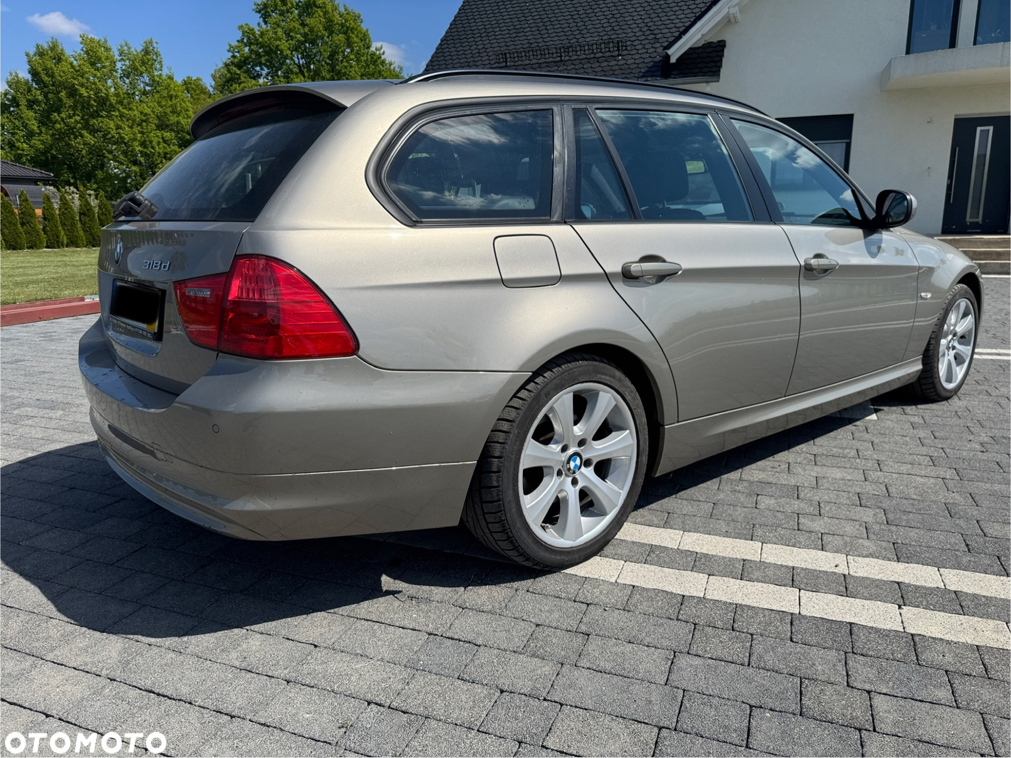 BMW Seria 3 318d DPF Touring Edition Exclusive - 12