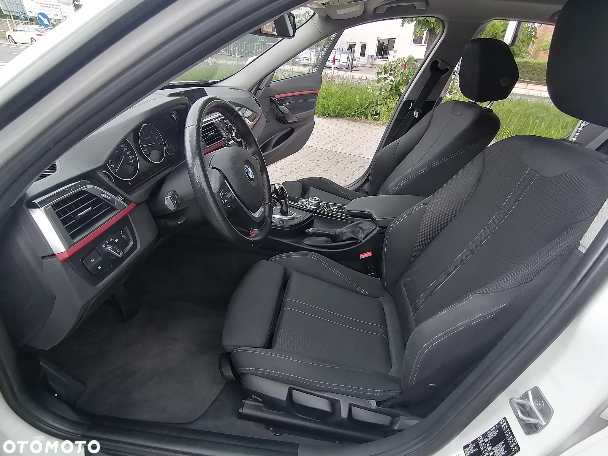BMW Seria 3 320i Advantage sport - 21