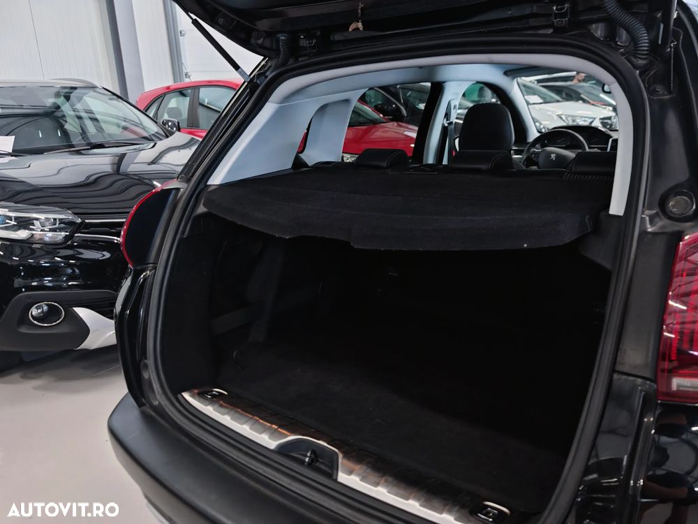 Peugeot 2008 1.2 PureTech Turbo EAT6 S&S Allure - 24