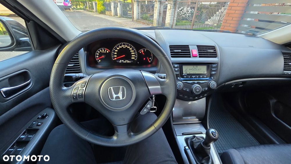 Honda Accord 2.0 Comfort - 16