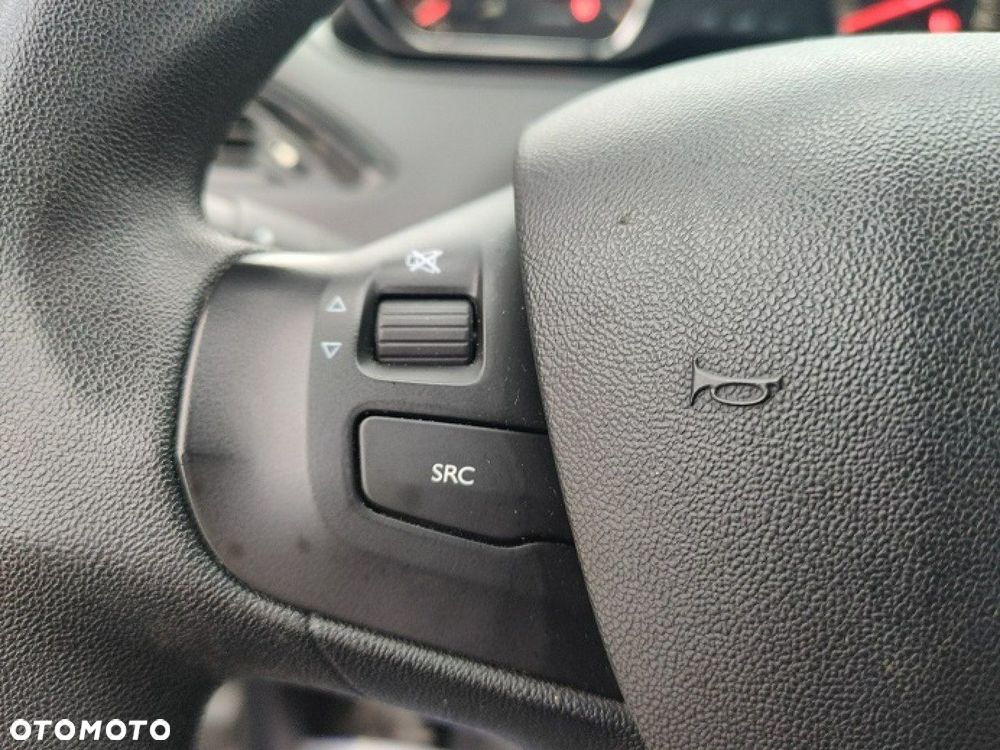 Peugeot 208 - 19