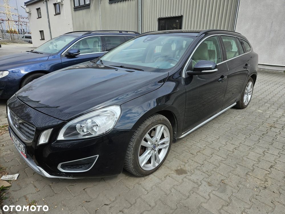 Volvo V60 D4 Momentum - 1
