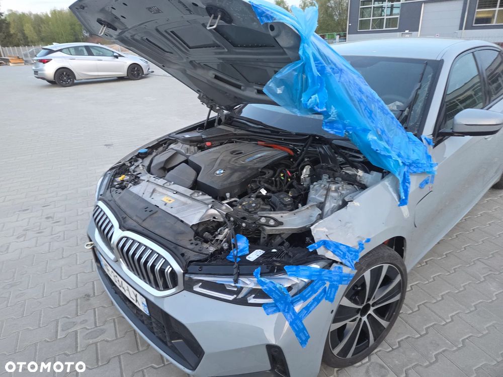 BMW Seria 3 330e xDrive M Sport - 11