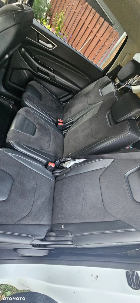 Ford S-Max - 17