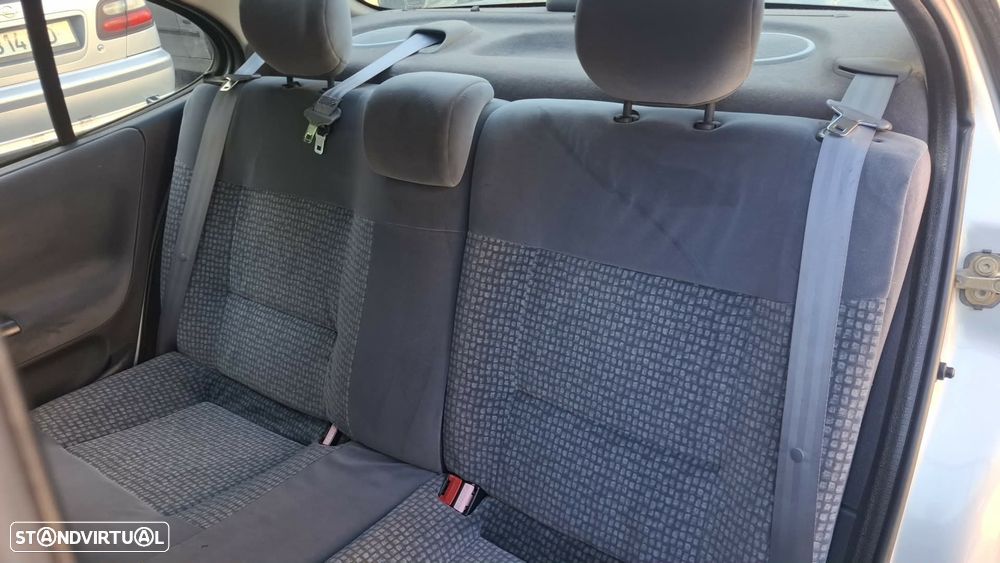 Renault Mégane C. 1.4 16V Expression - 11