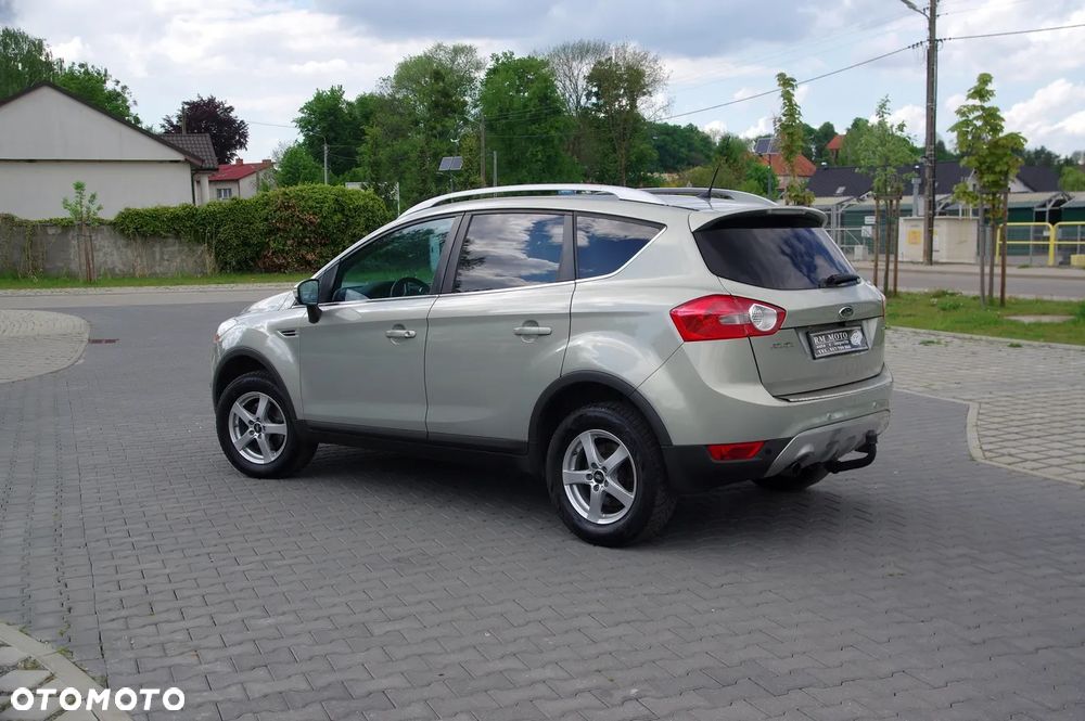 Ford Kuga 2.0 TDCi 2x4 Titanium - 4