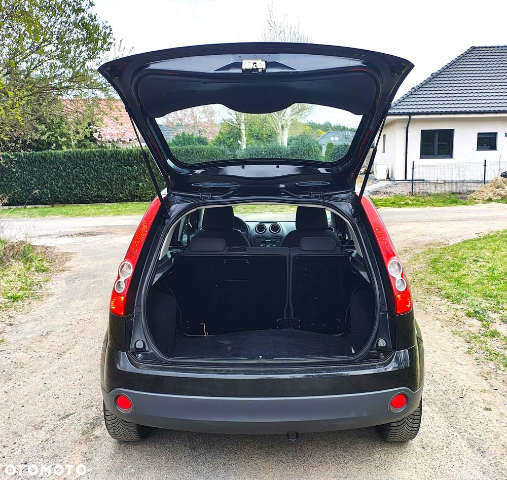 Ford Fiesta 1.3 Ambiente - 21