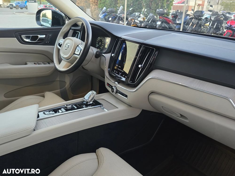 Volvo XC 60 Recharge T8 Twin Engine eAWD Inscription - 28