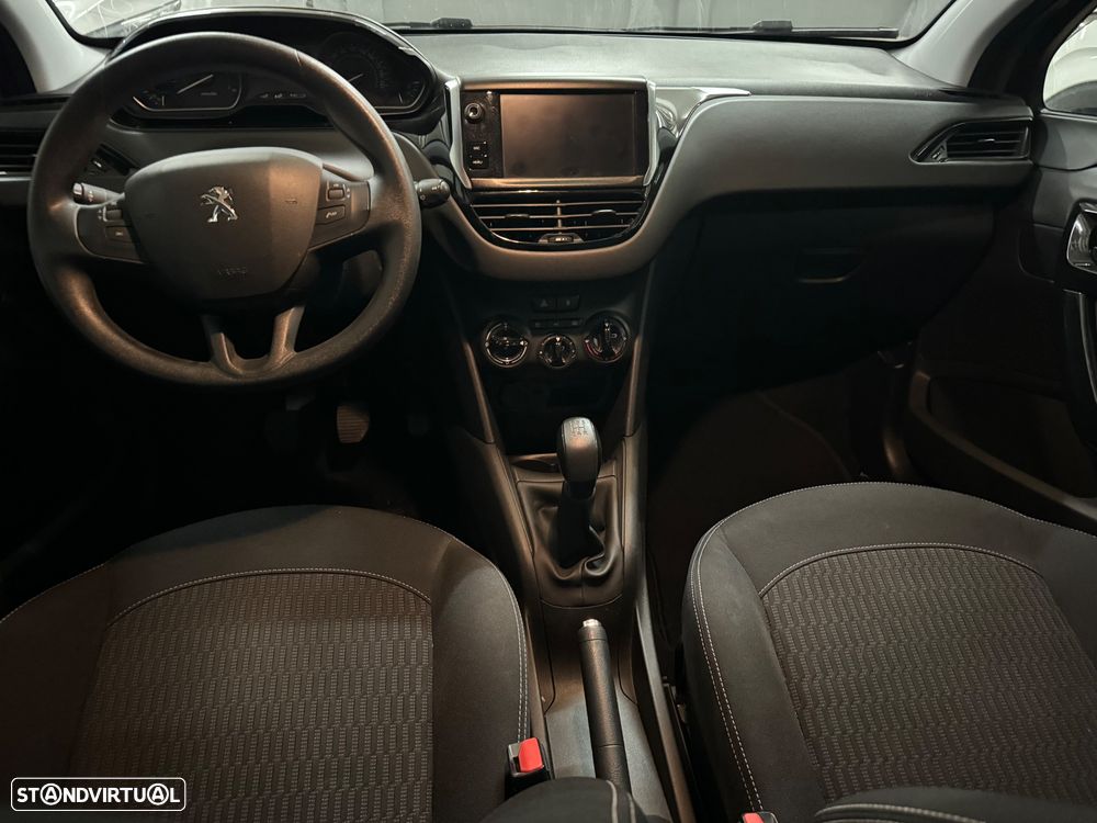 Peugeot 208 - 19