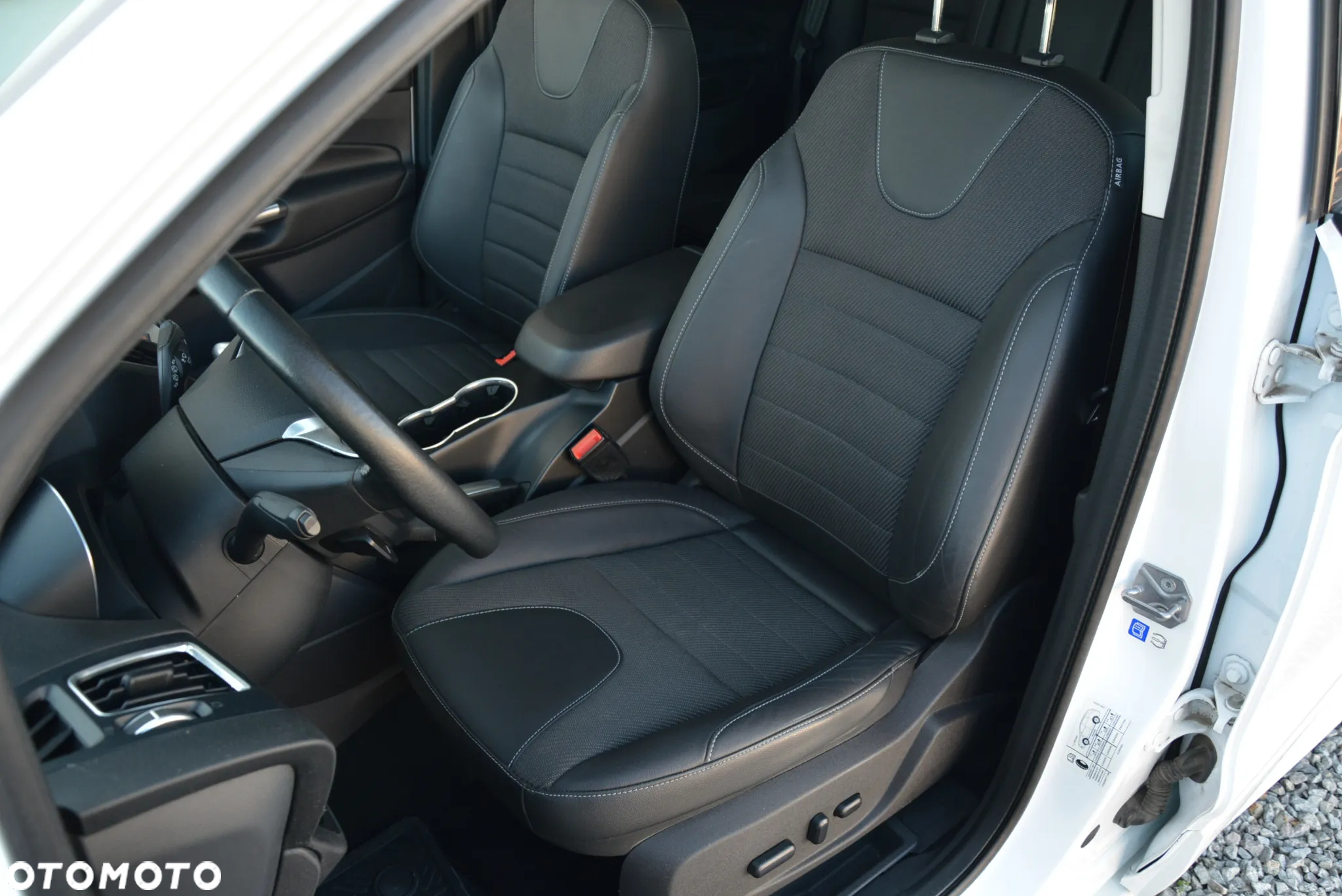 Ford Kuga 2.0 TDCi 4x4 Individual - 28