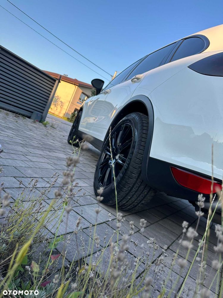 Porsche Cayenne - 6