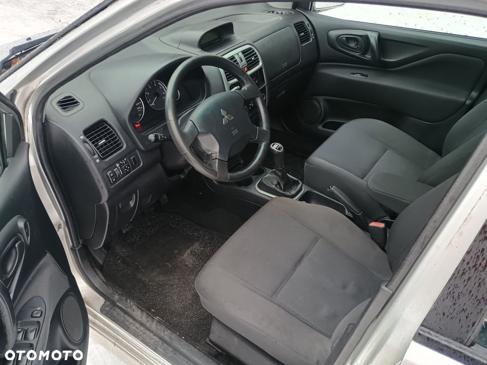 Mitsubishi Space Star - 2