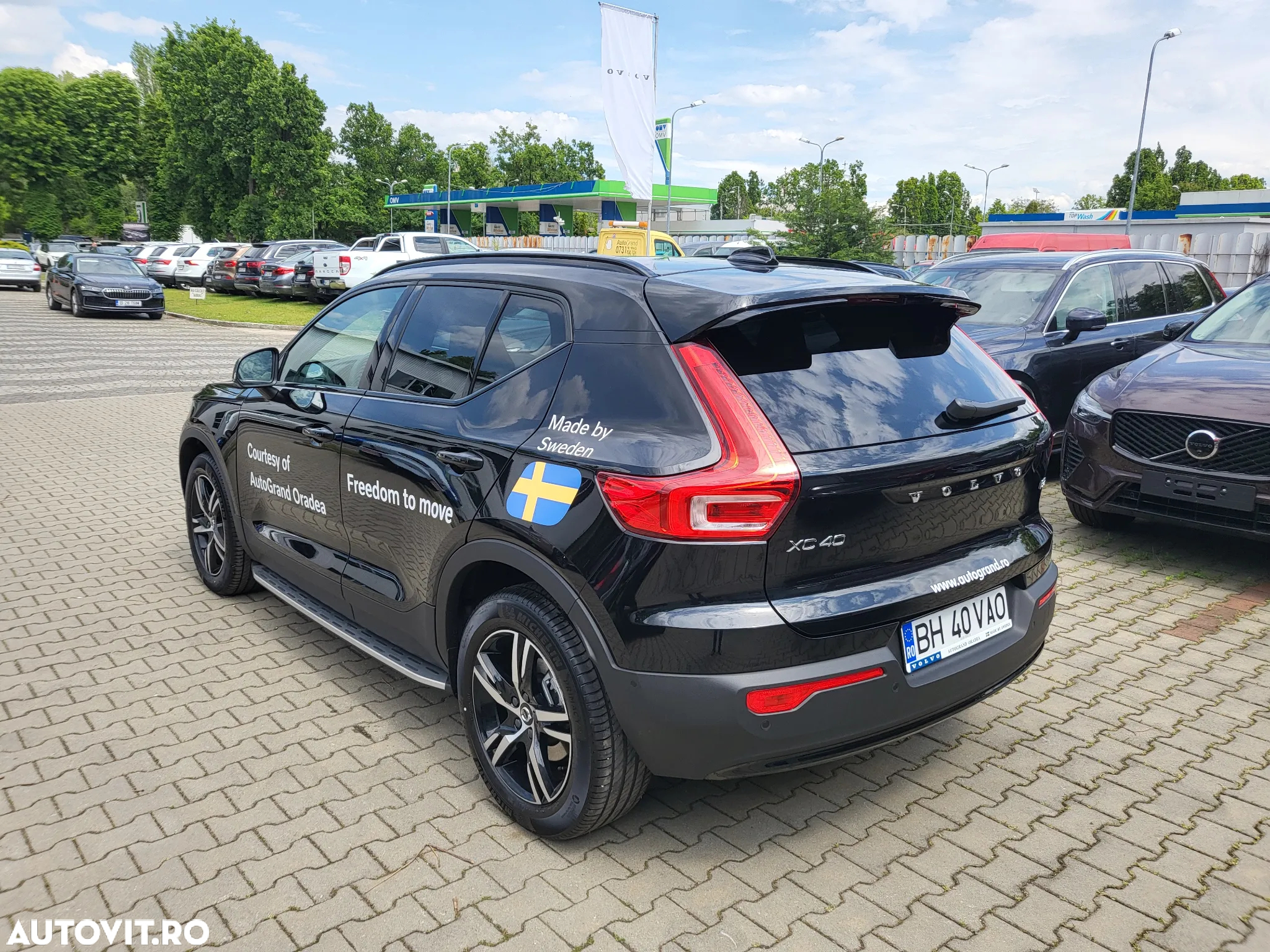 Volvo XC 40 B3 AT FWD MHEV Plus Dark - 14