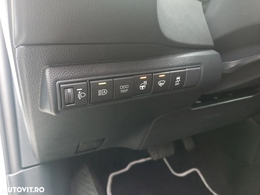 Toyota Corolla 1.8 HSD Business - 14