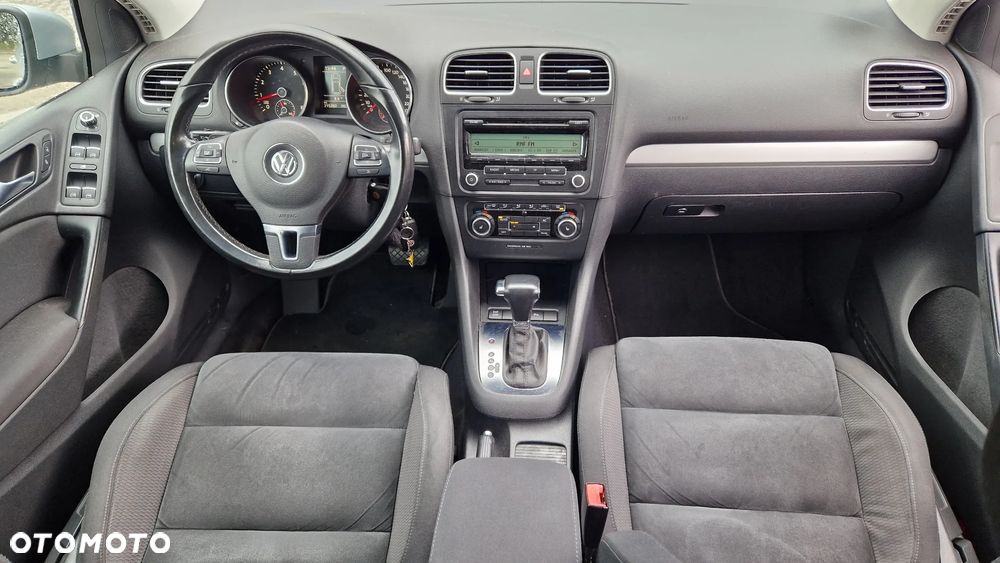 Volkswagen Golf VI 1.6 Highline DSG - 10