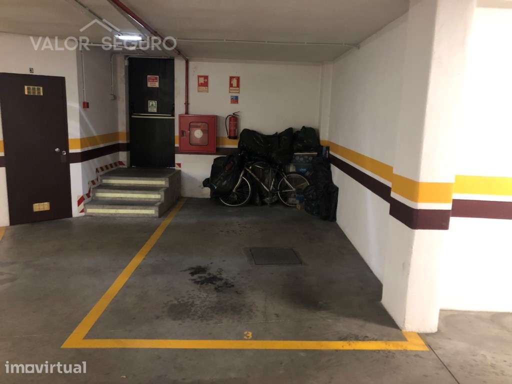 Parqueamento na Quinta da Ómnia em Alverca do Ribatejo - Grande imagem: 2/11