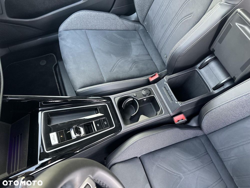 Volkswagen Golf - 24