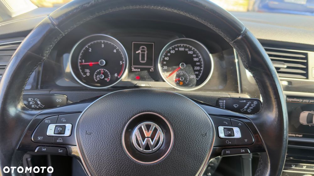 Volkswagen Golf - 32