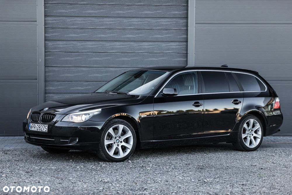 BMW Seria 5 525d xDrive Touring - 10