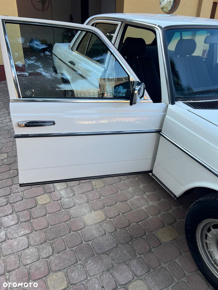 Mercedes-Benz W123 - 18