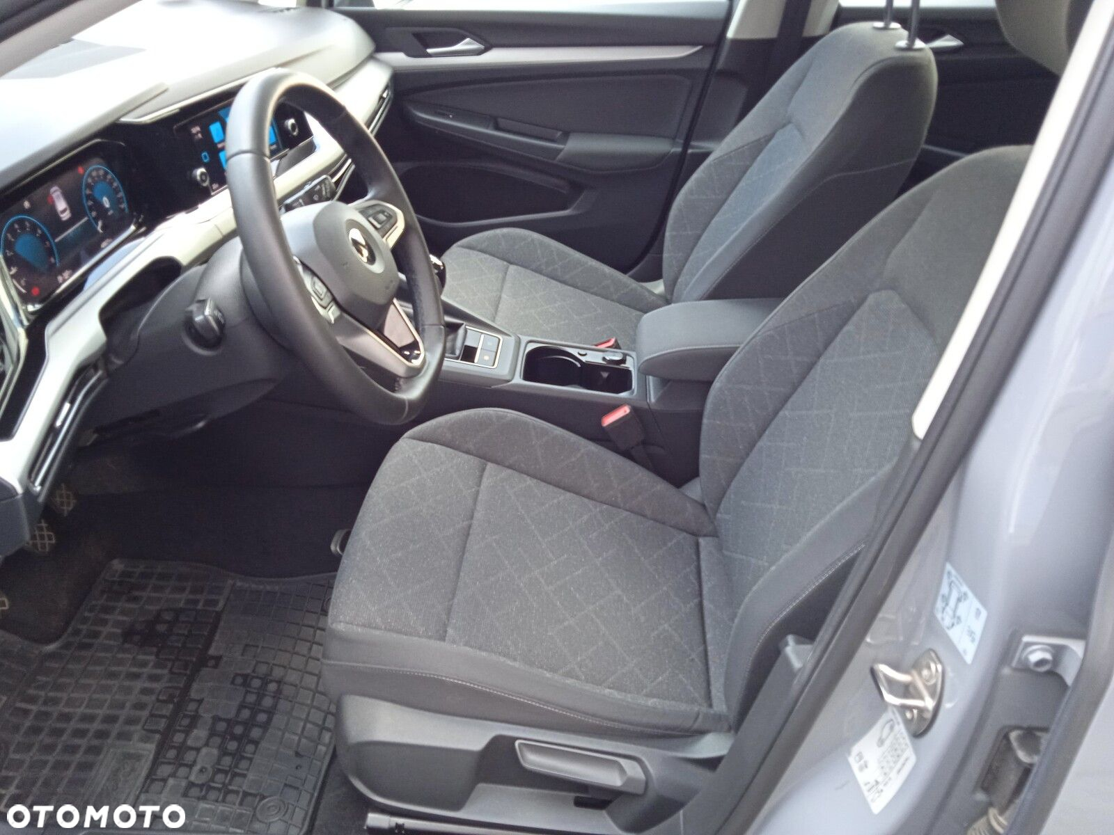 Volkswagen Golf VIII 1.5 TSI EVO Life - 12