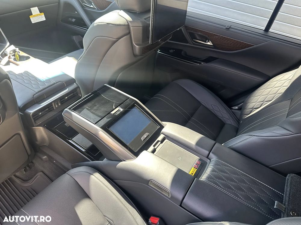 Lexus Seria LX - 21