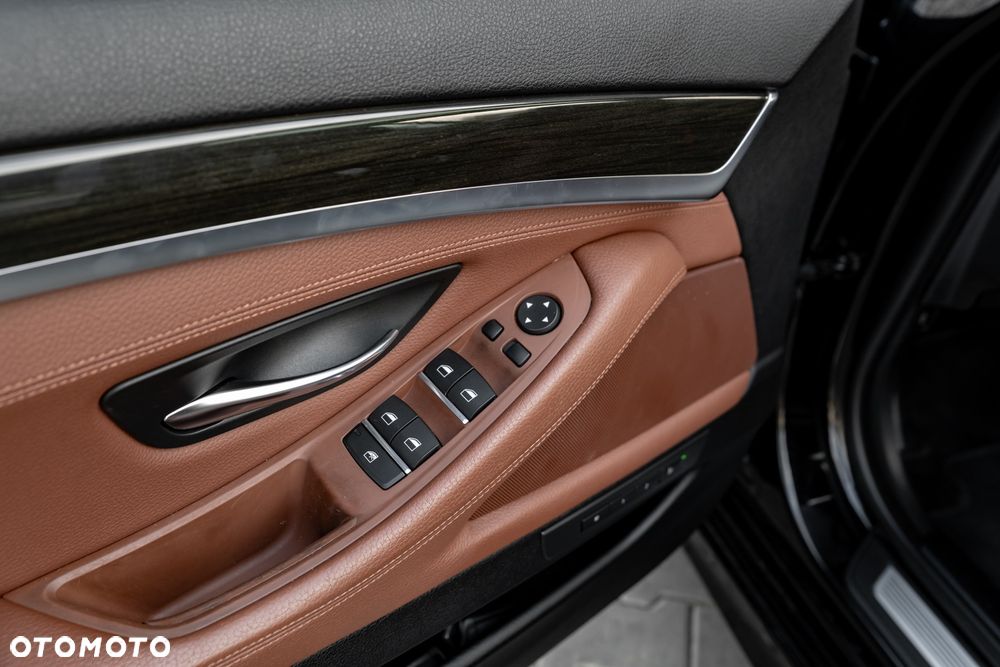 BMW Seria 5 M550d xDrive - 18