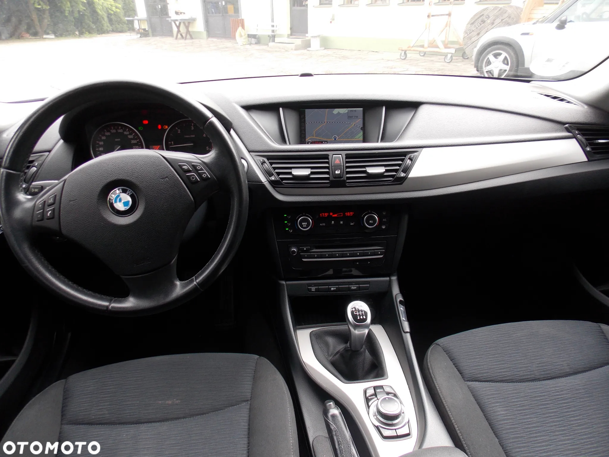 BMW X1 sDrive18d xLine - 25