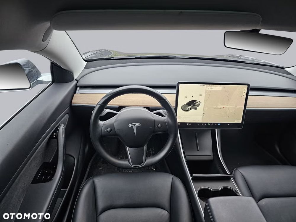 Tesla Model 3 - 8