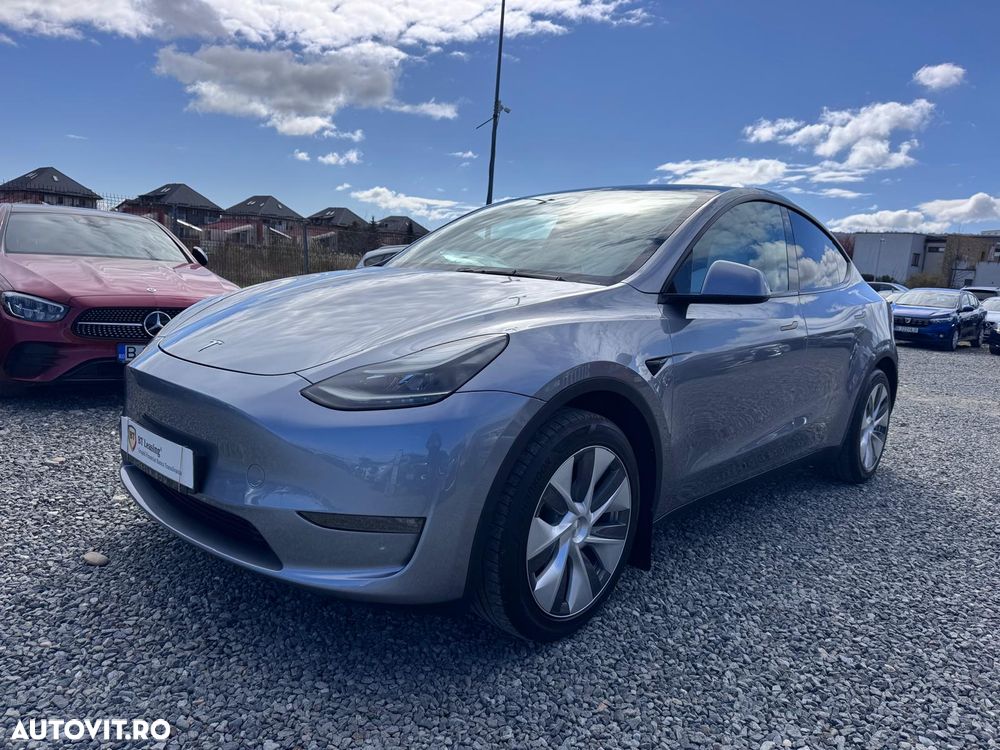 Tesla Model Y AWD Performance - 1