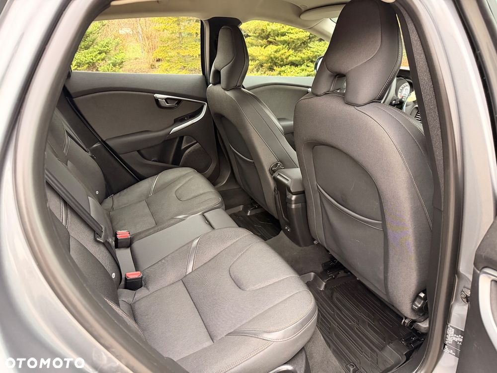 Volvo V40 Cross Country D2 Momentum - 28