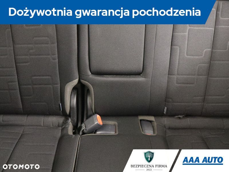 Kia Venga - 12