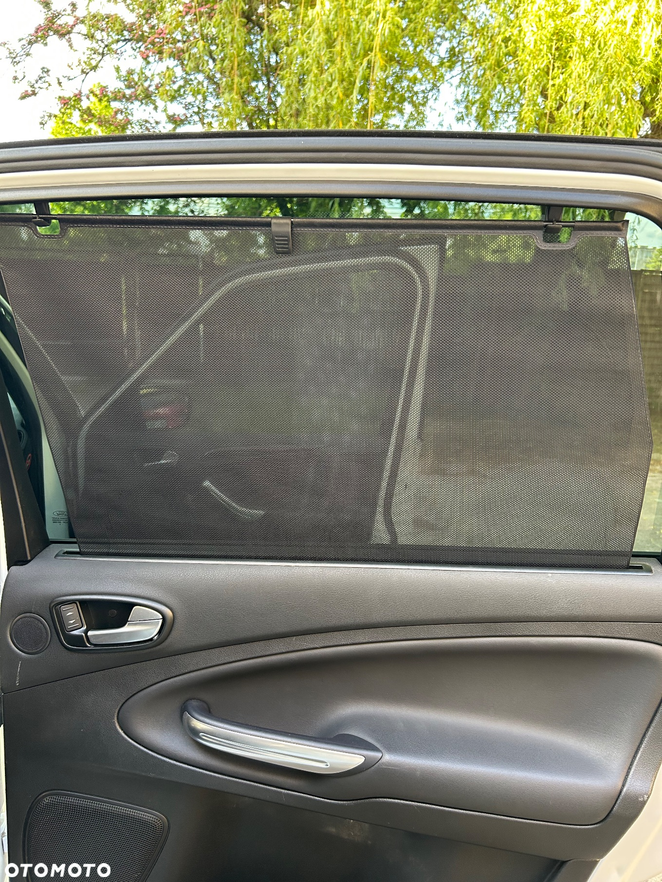 Ford S-Max - 11
