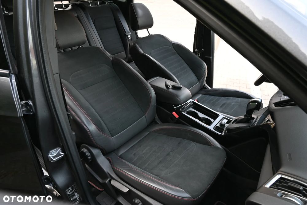 Ford Kuga 2.0 TDCi AWD ST-Line - 25