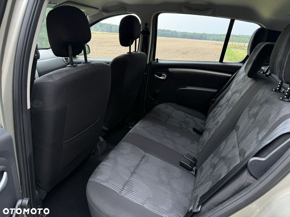 Dacia Sandero 1.2 16V 75 Celebration - 11