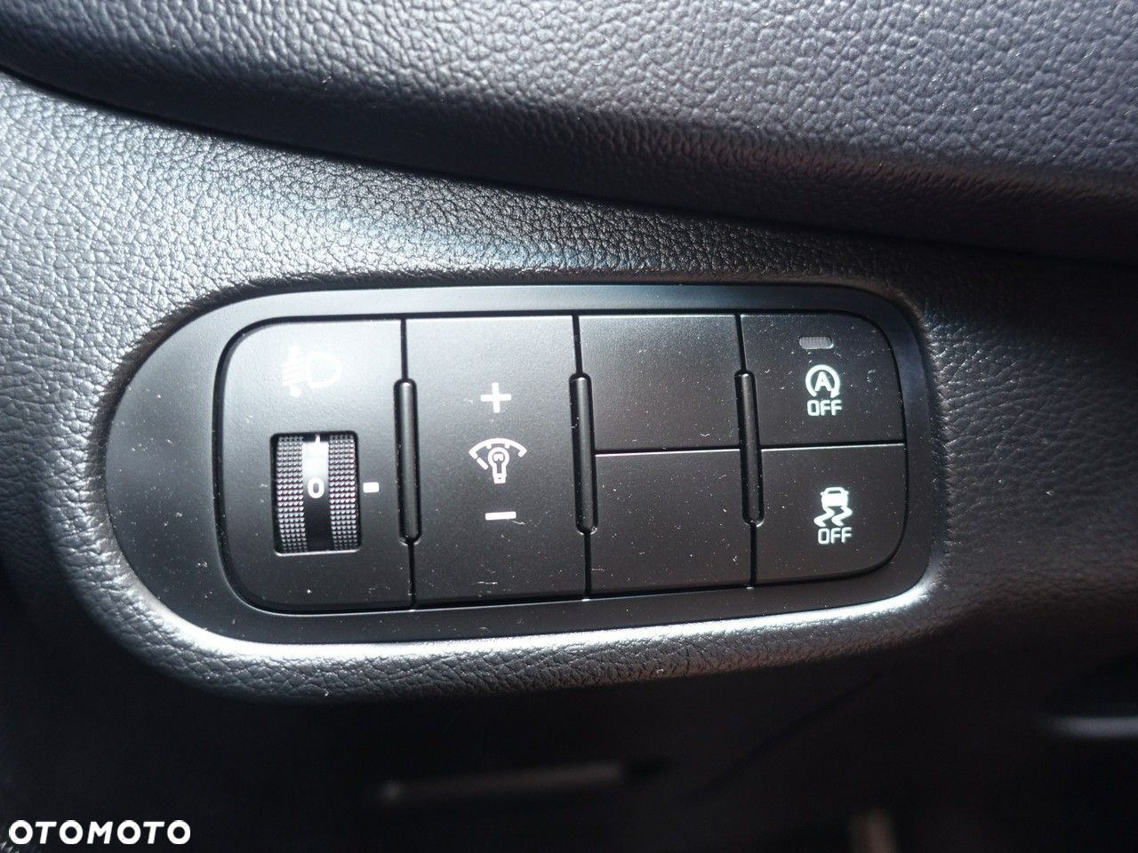 Kia Carens 1.6 GDI L 7os EU6 - 24