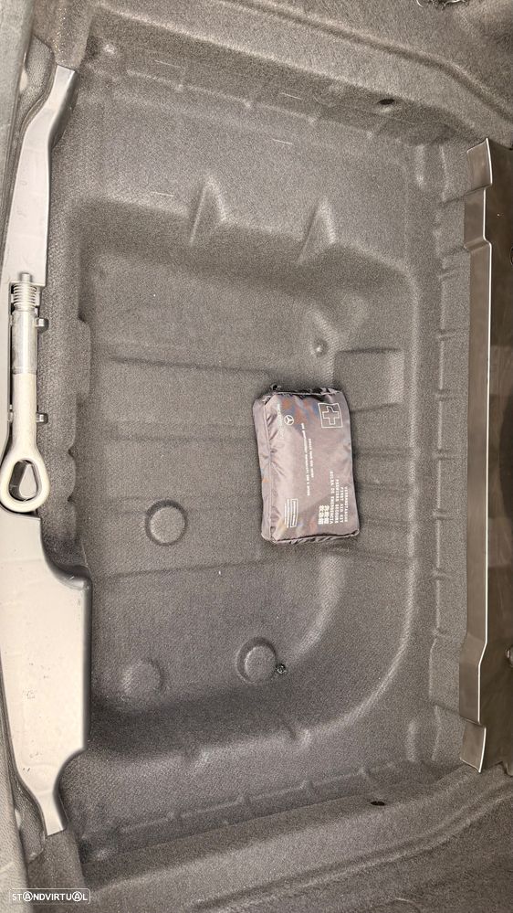 Mercedes-Benz E 220 d AMG Line - 55