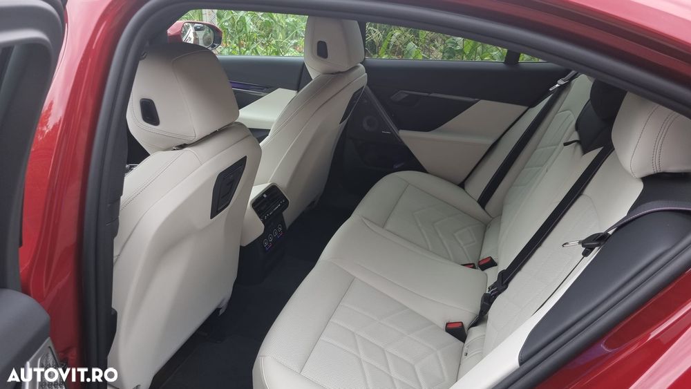 BMW Seria 5 550e xDrive AT PHEV - 9