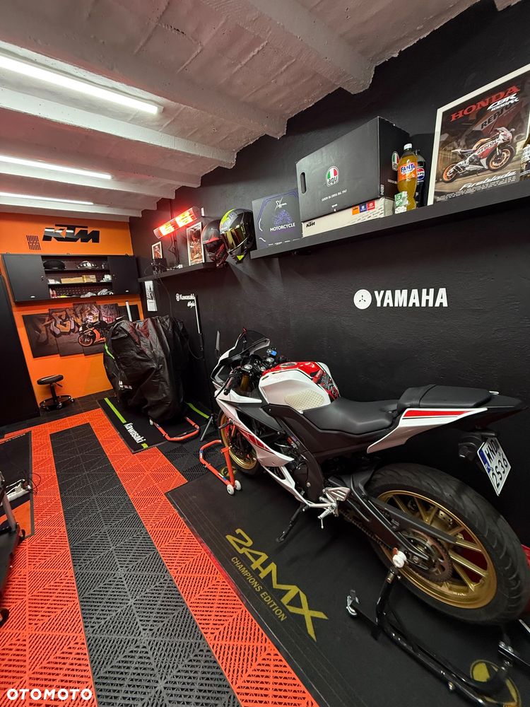Yamaha YZF - 13
