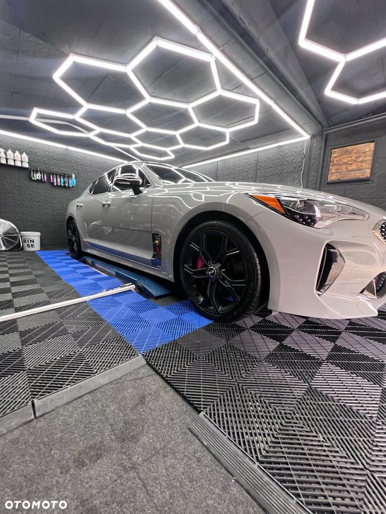 Kia Stinger - 21