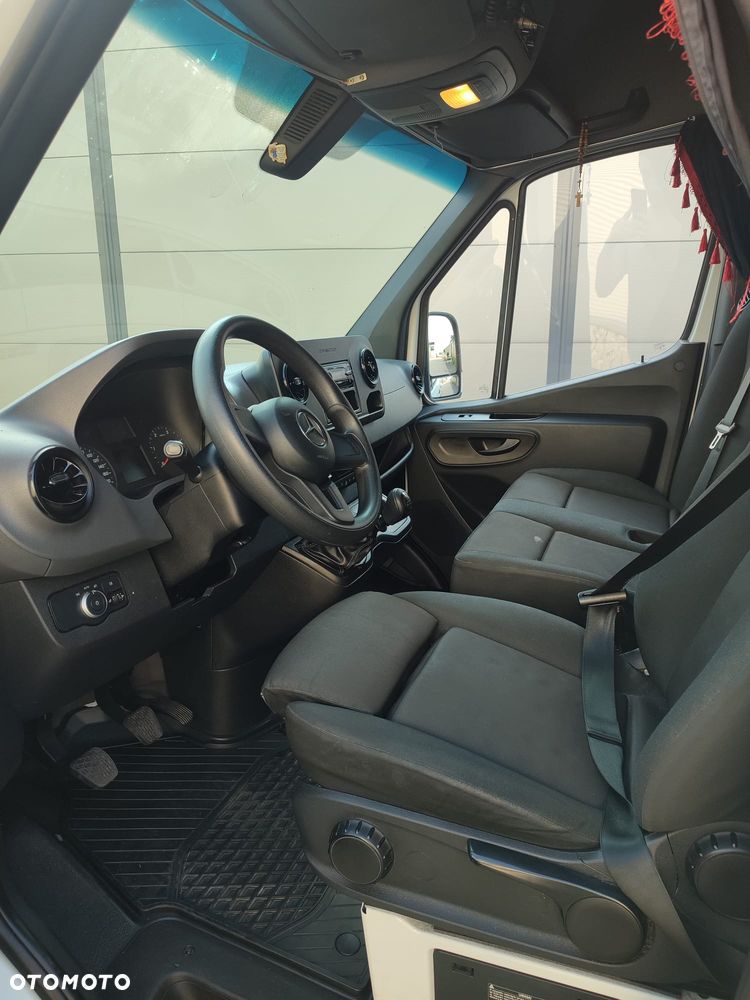 Mercedes-Benz SPRINTER - 10