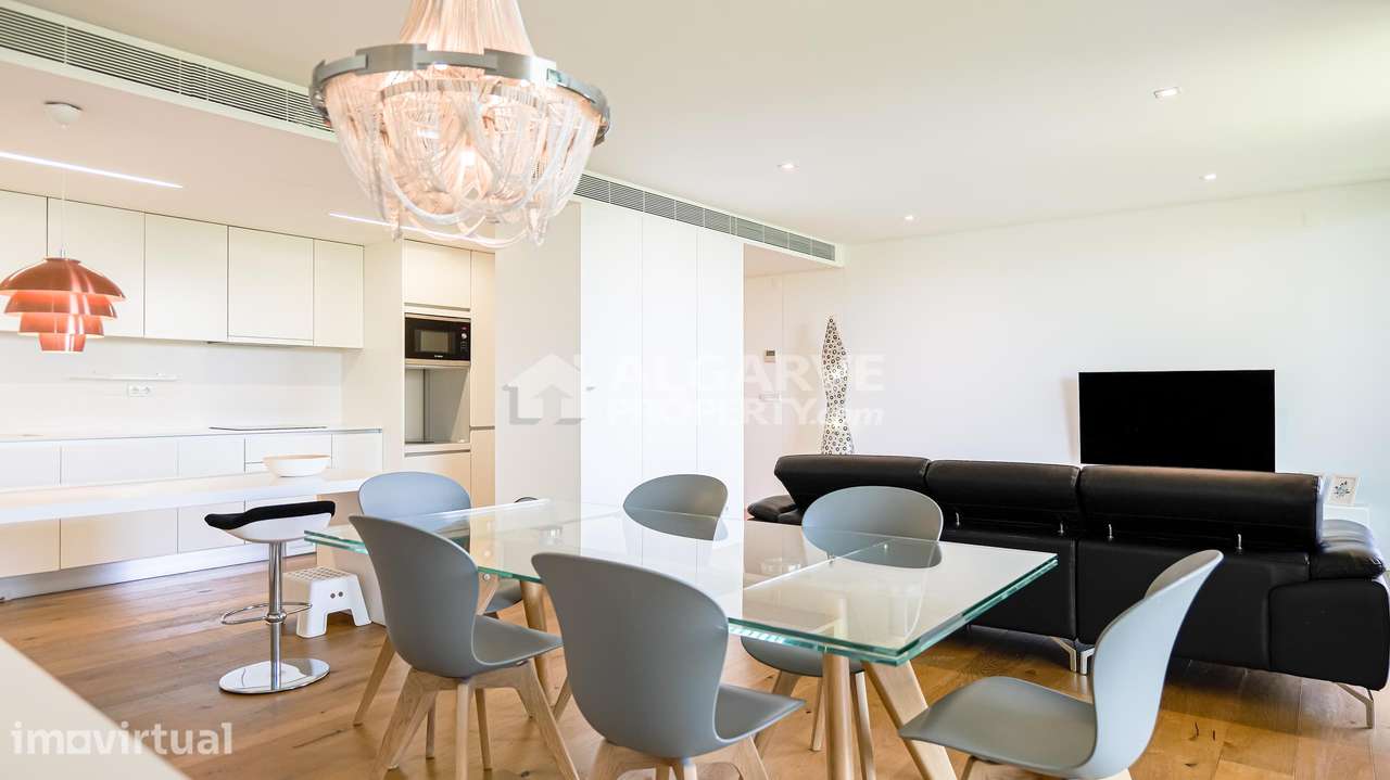 Apartamento T2 de Luxo junto da Praia e Marina de Vilamoura - Grande imagem: 2/47