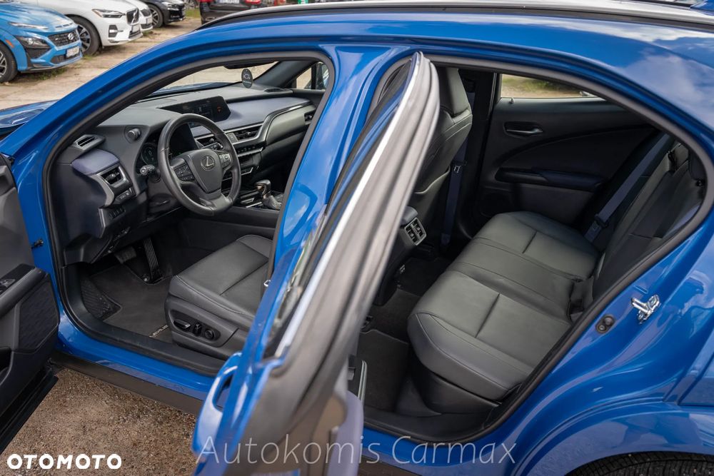 Lexus UX 250h - 16