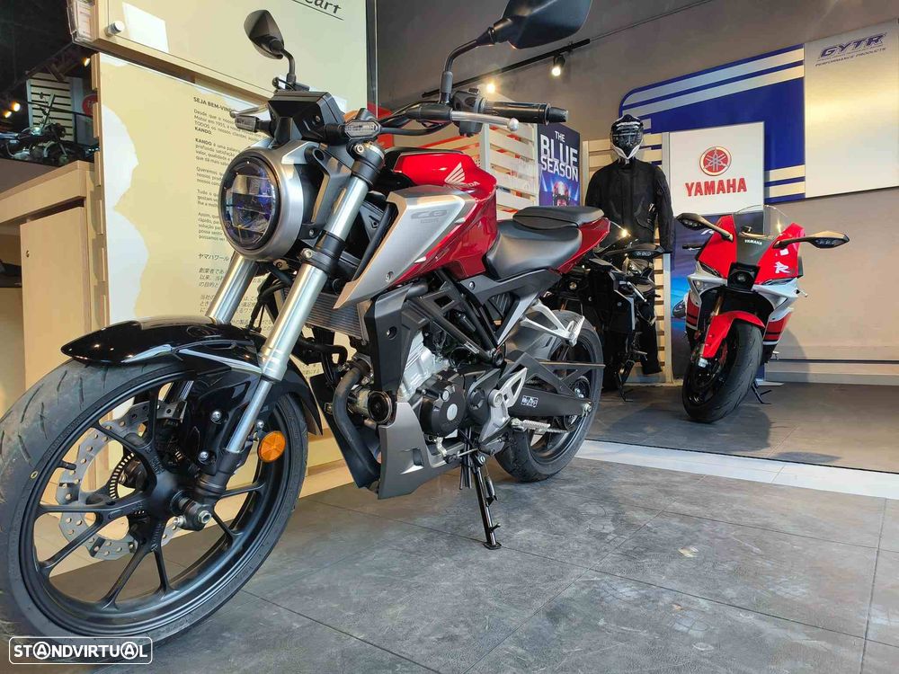 Honda CB 125R - 4